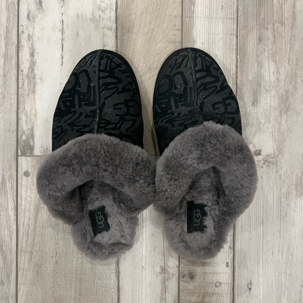 UGG SLIPPERS WOMENS 9